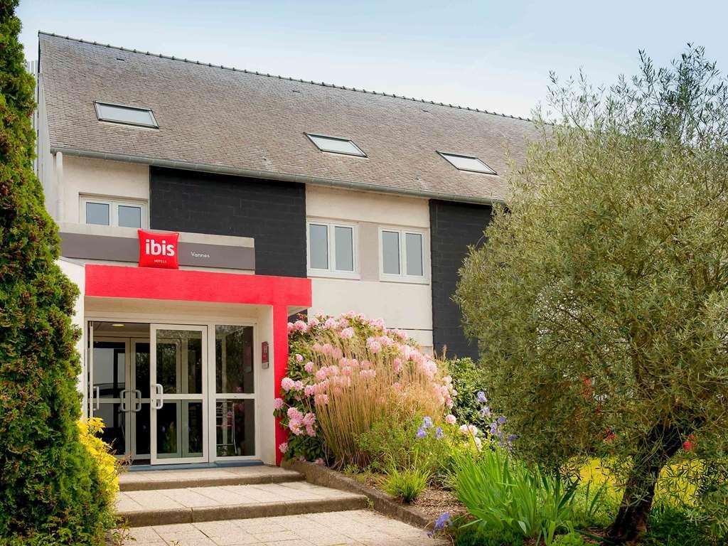 Ibis Vannes Hotel Bagian luar foto