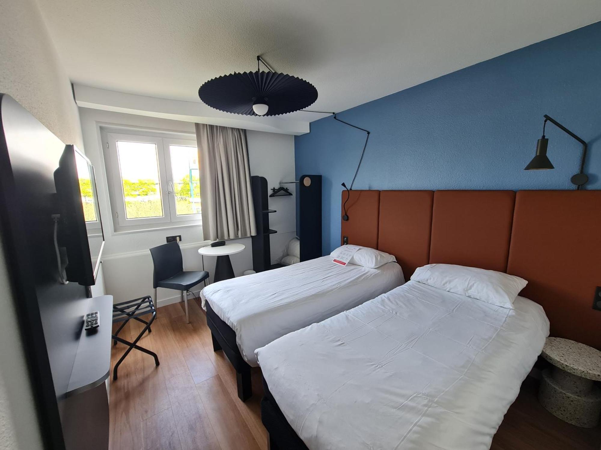 Ibis Vannes Hotel Bagian luar foto