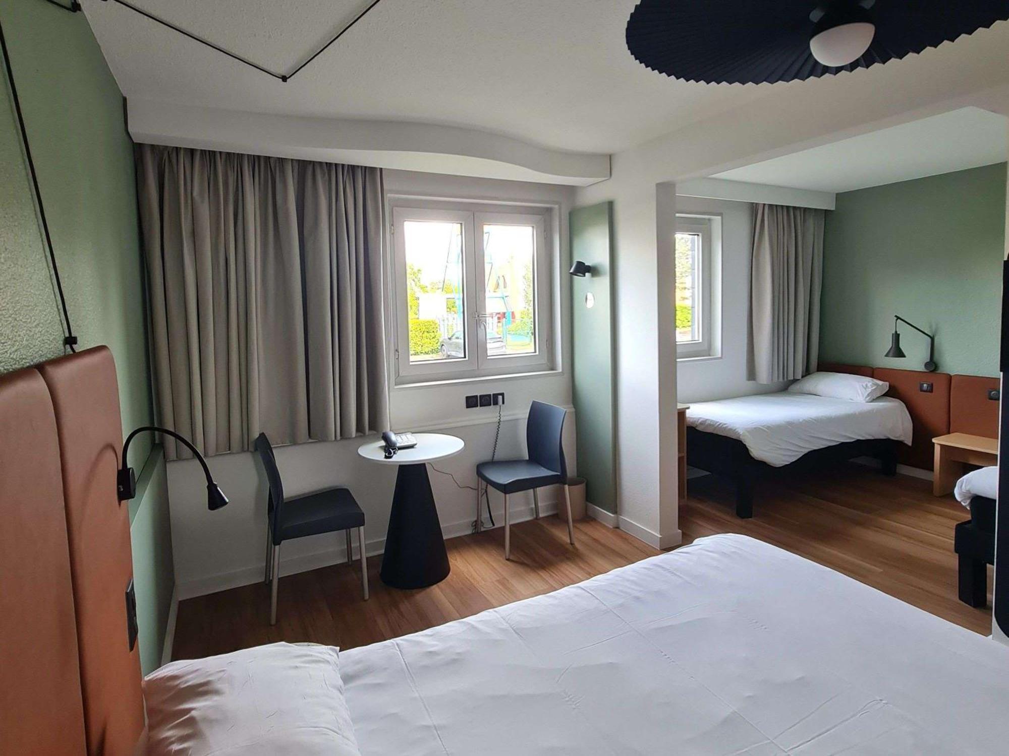 Ibis Vannes Hotel Bagian luar foto